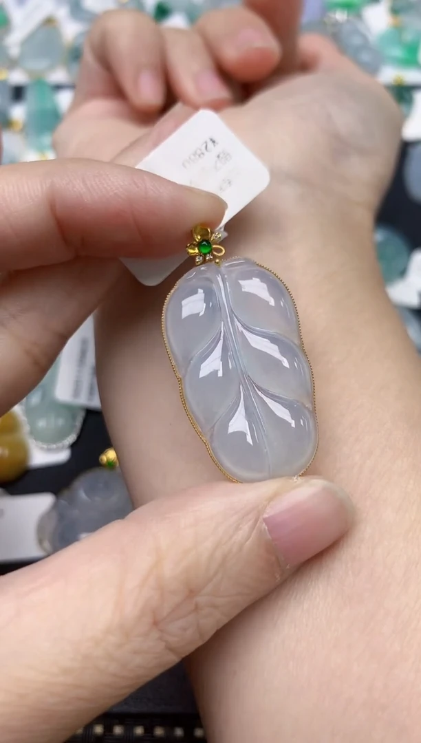 颈饰18K金镶嵌翡翠天然缅甸A货翡翠