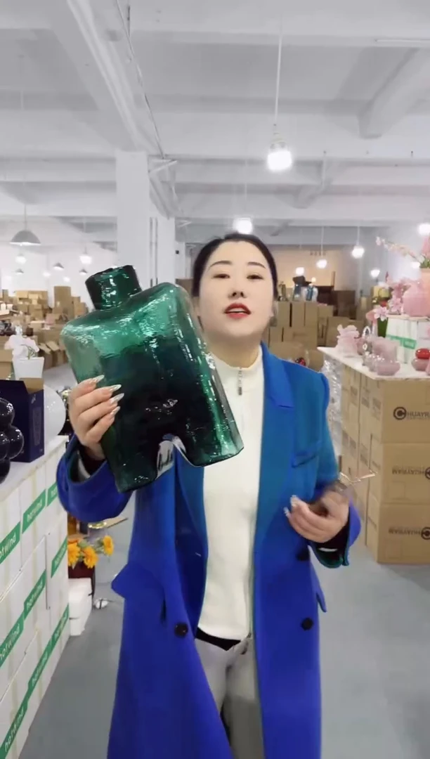 【闪购商品】玻璃UU外贸花瓶微瑕-VIUL