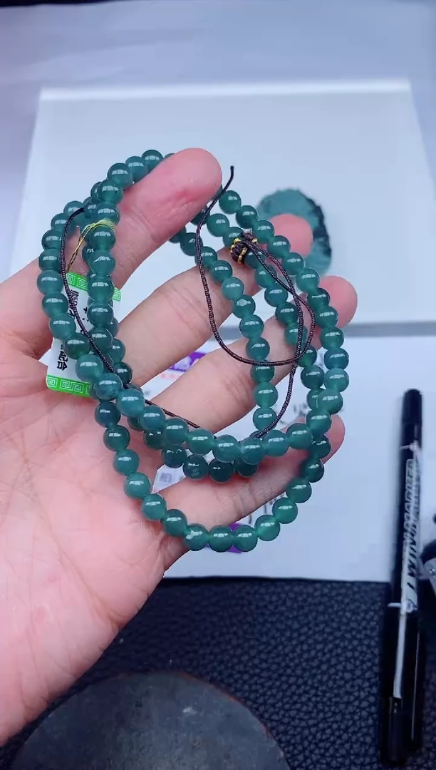 翡翠未镶嵌颈饰