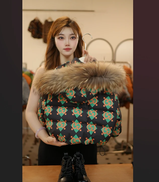 2026新款设计师时尚韩版洋气百搭冬季貉子毛领儿童羽绒服24513