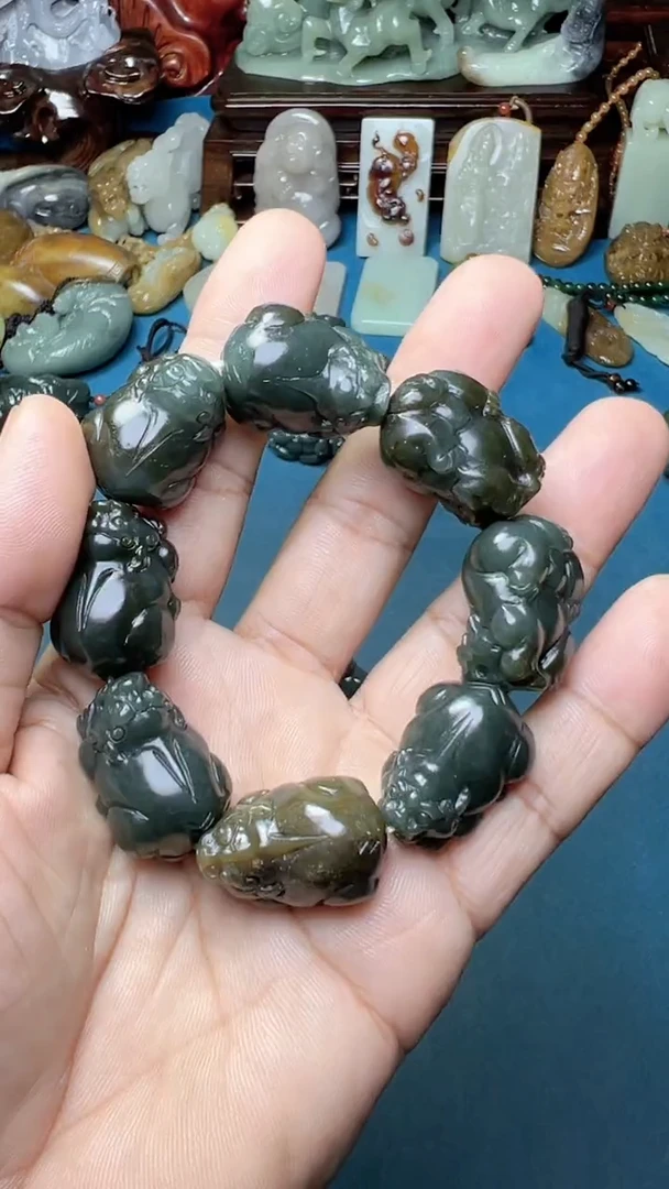 未镶嵌和田玉把件-