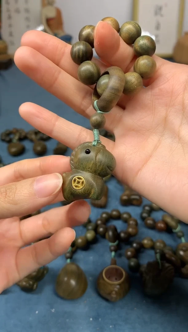 【闪购商品】维腊木（绿檀）把件马上有钱 盘玩件