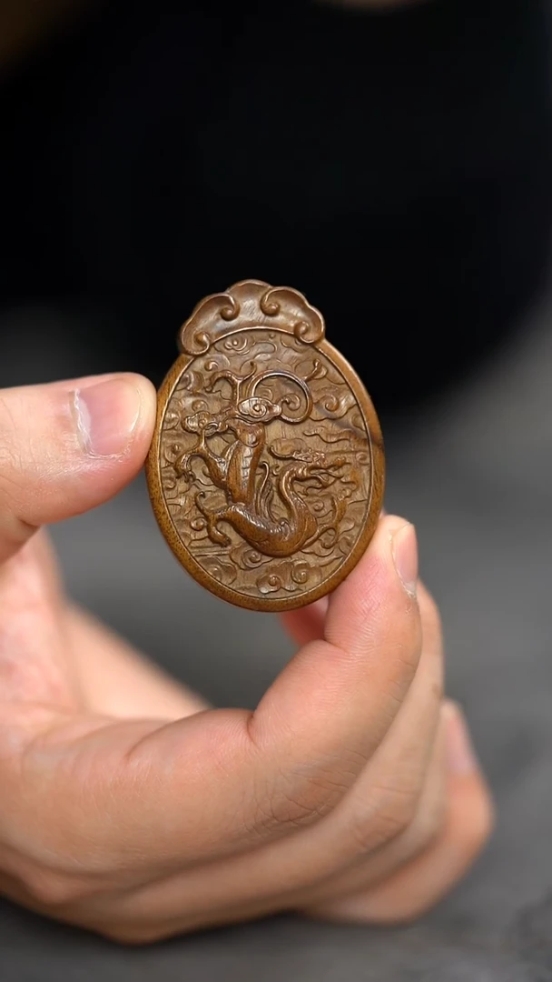 【闪购商品】金丝楠木雕浮雕生肖牌挂坠（拍下备注生肖）