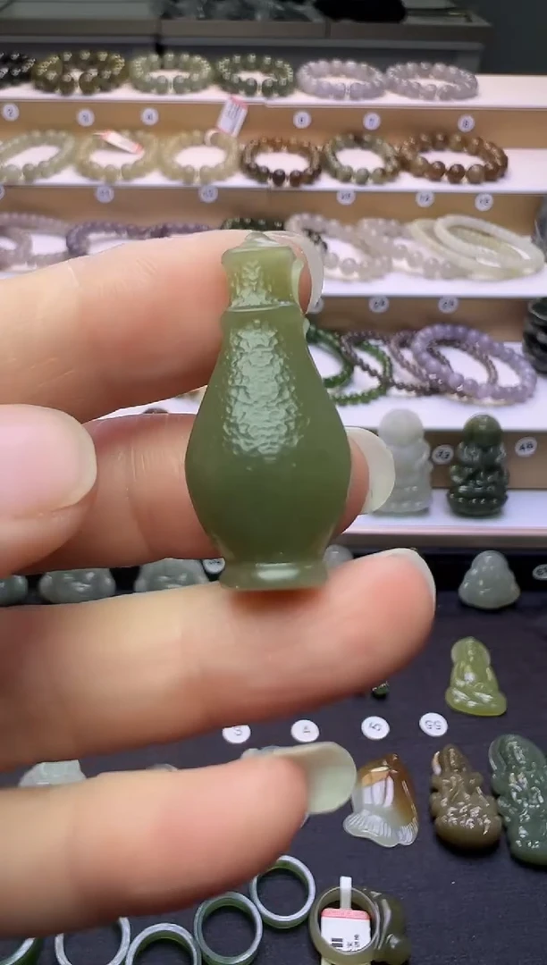 颈饰未镶嵌和田玉74号链接有瑕疵