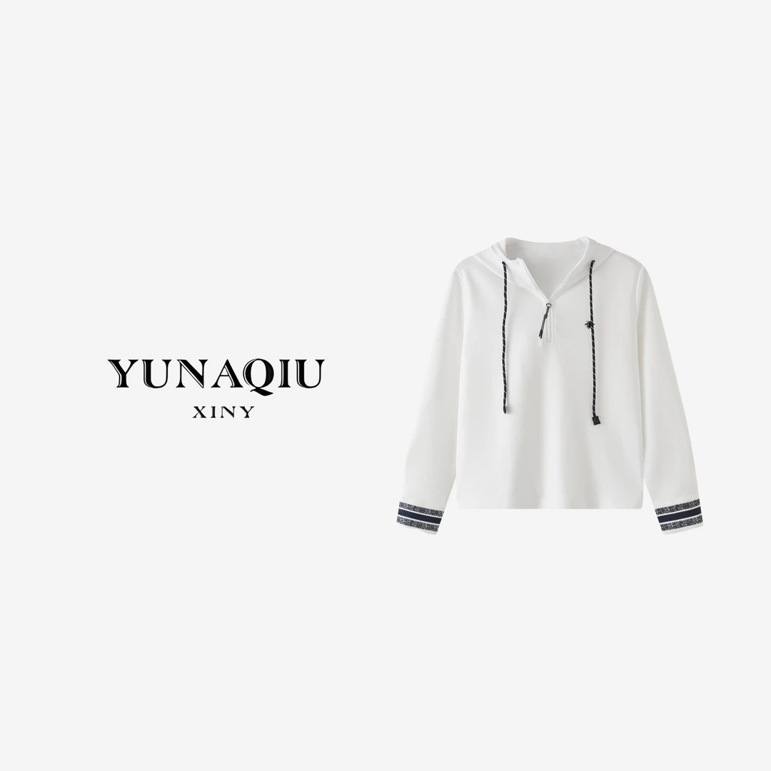 YUNAQIU 长袖白色短款时尚休闲女士打底衫-9610