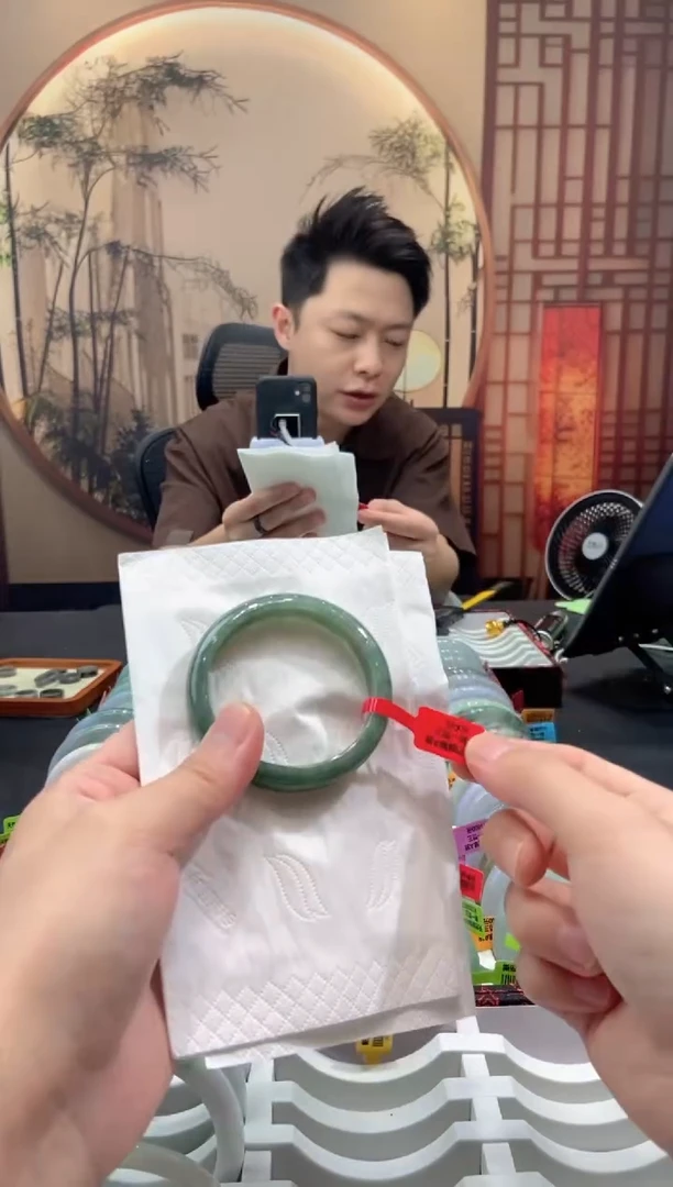 未镶嵌手镯翡翠000051463