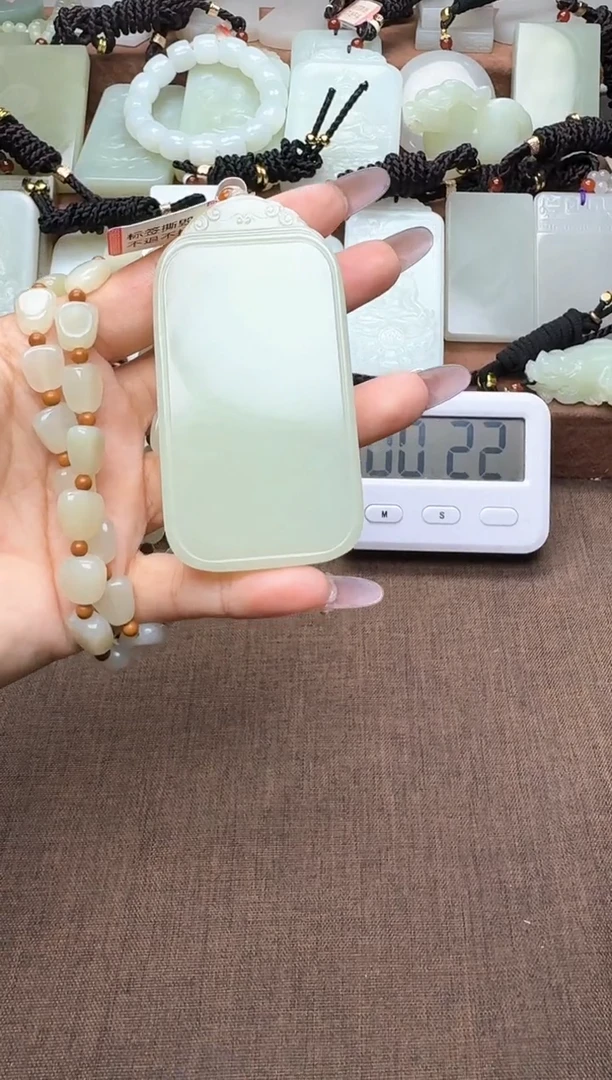 颈饰未镶嵌和田玉1