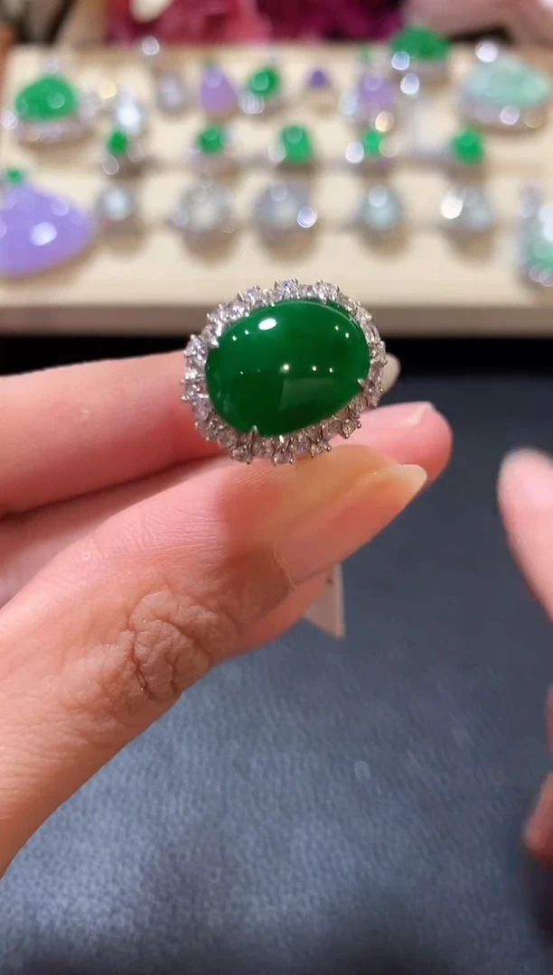 18K金镶嵌戒指翡翠z131