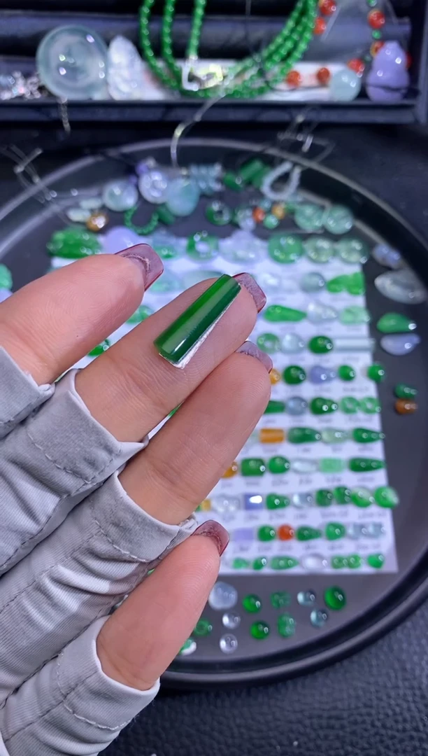 未镶嵌挂件翡翠牌