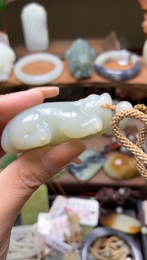和田玉未镶嵌吊坠(不含链)且末青白 貔貅 9008058