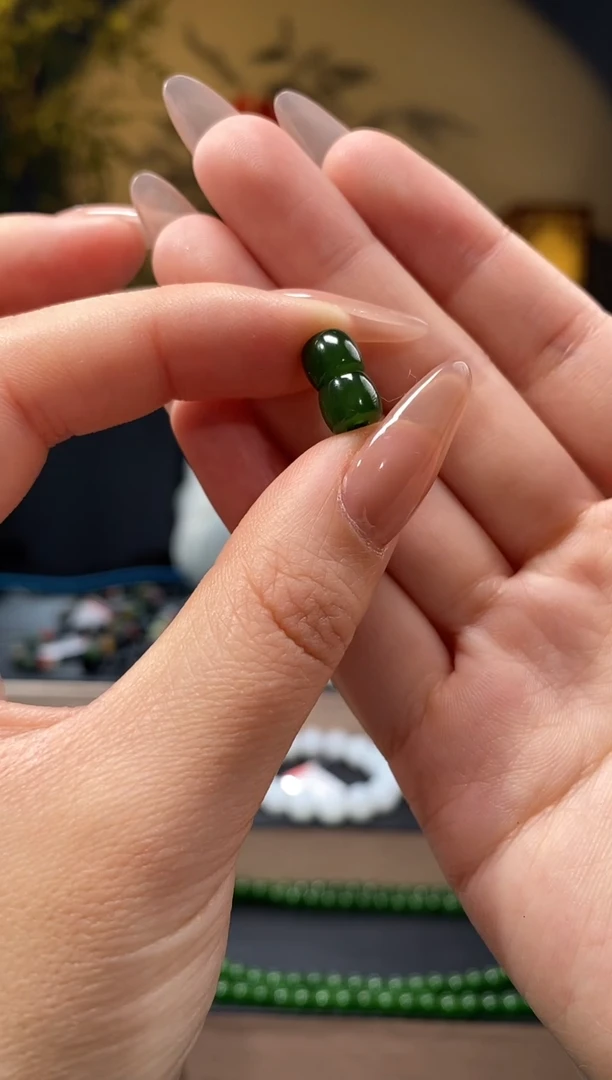 【闪购商品】和田玉1未镶嵌7mm碧玉对珠