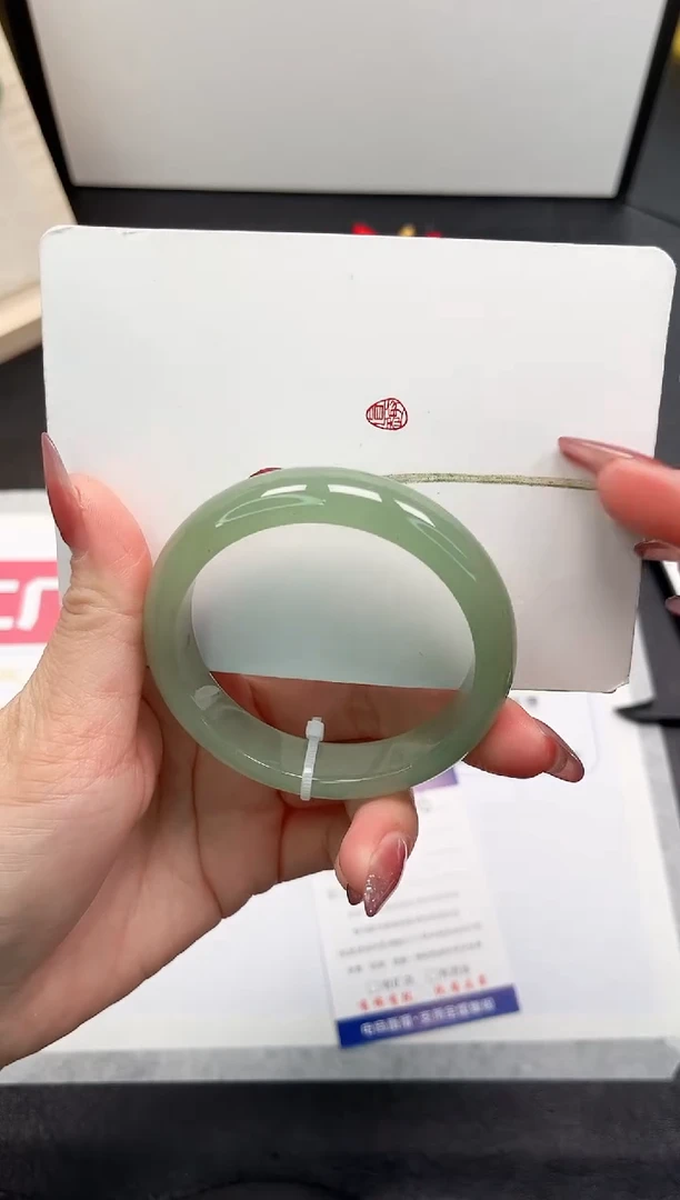 【闪购商品】石英质玉手镯未镶嵌216-55.1