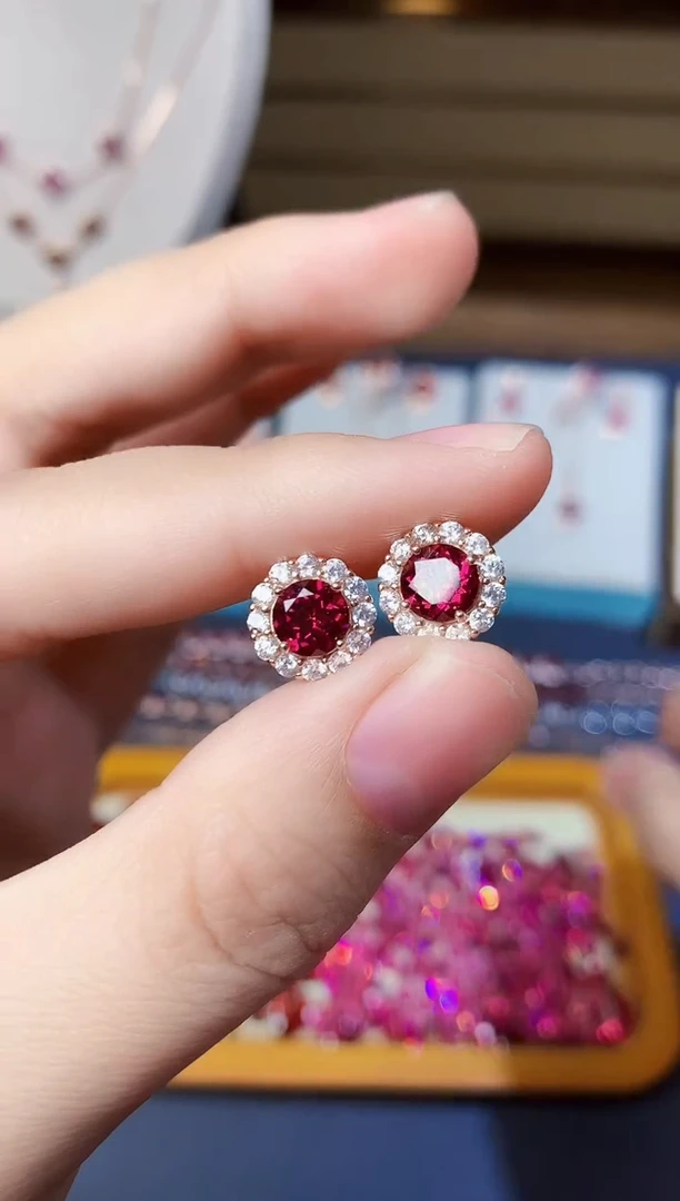 银S925镶嵌耳钉石榴石天然镁铝