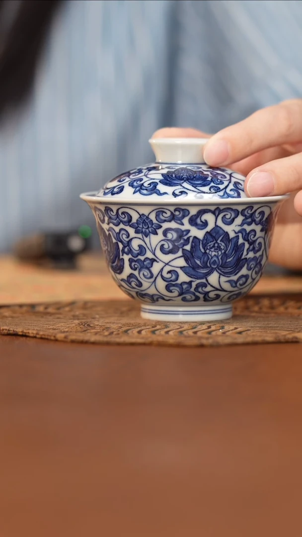 杯尚镇雅器青花缠枝