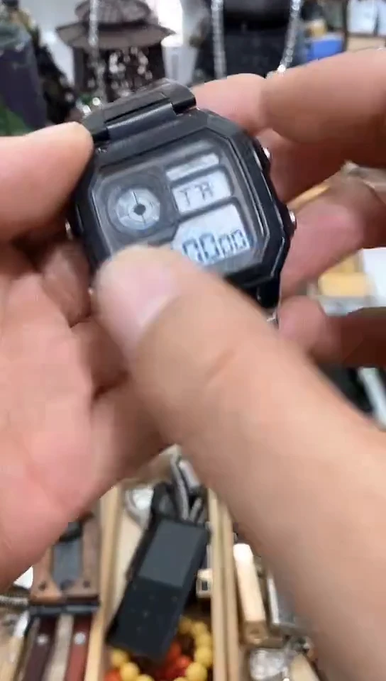 瓷片闪购商品  如图所示