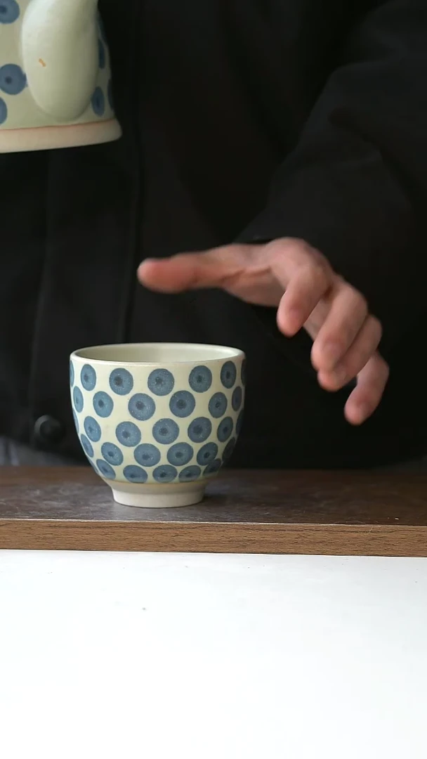 【闪购商品】陶瓷蓝莓手握杯260ML@4-2@