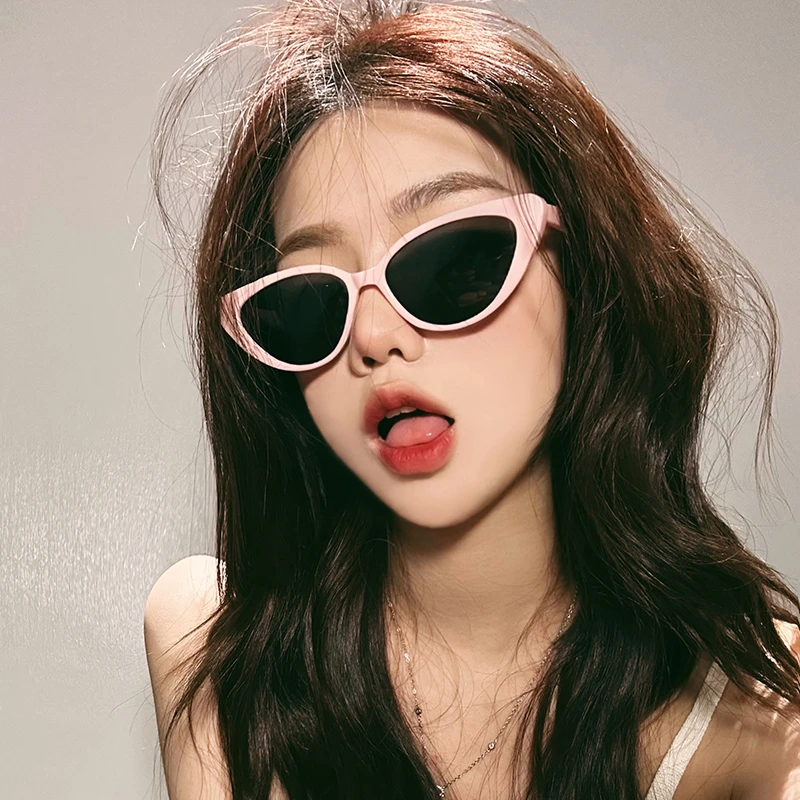 2025新款猫眼墨镜简约高级感方圆脸显瘦气质欧美街拍网红太阳眼镜