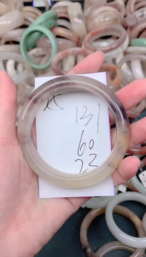 未镶嵌手镯石英质玉131