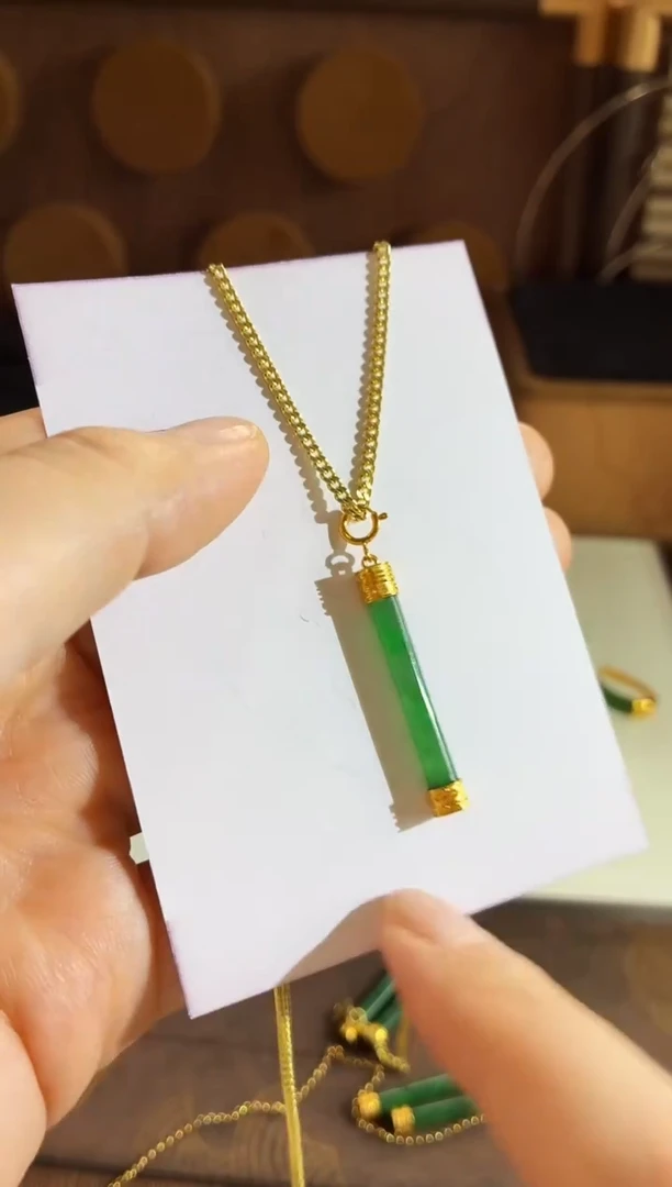 吊坠(不含链)18K金镶嵌翡翠吊坠