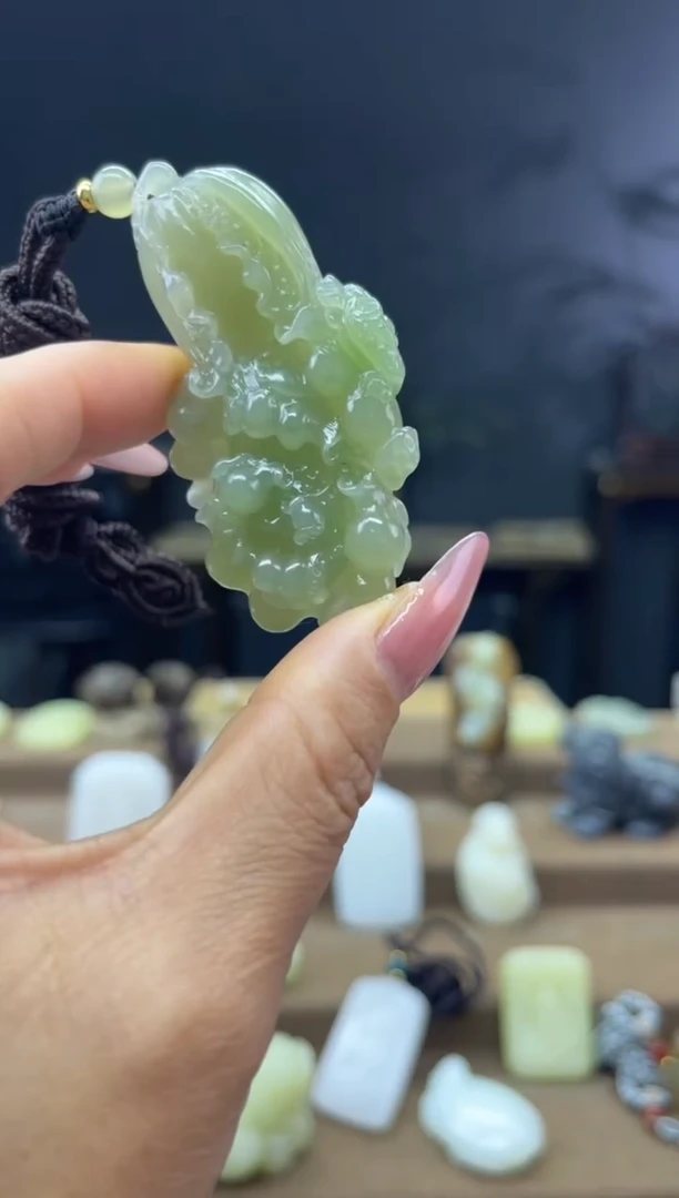 颈饰未镶嵌和田玉1