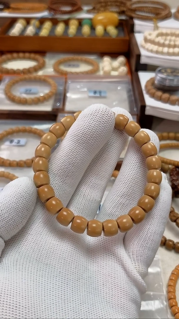 【闪购商品】橄榄核吊坠树王核尖87