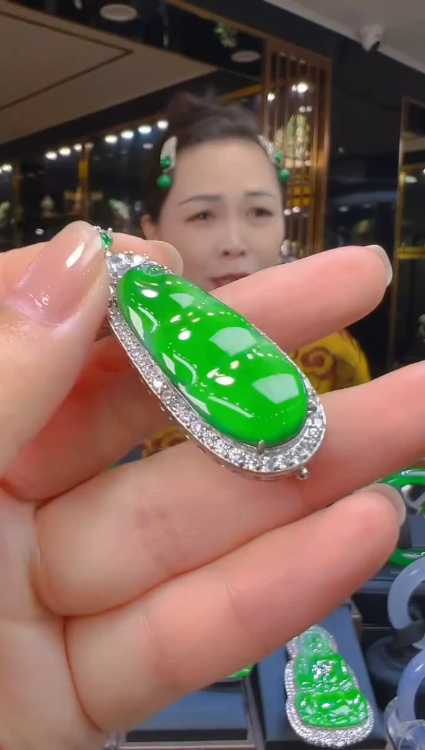 吊坠(赠链)银S925镶嵌翡翠013（多样性发其一）