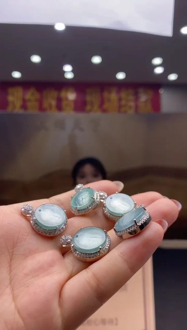 【闪购商品】翡翠颈饰未镶嵌********1