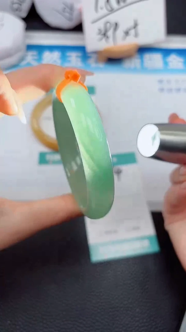 【闪购商品】石英质玉手镯未镶嵌474