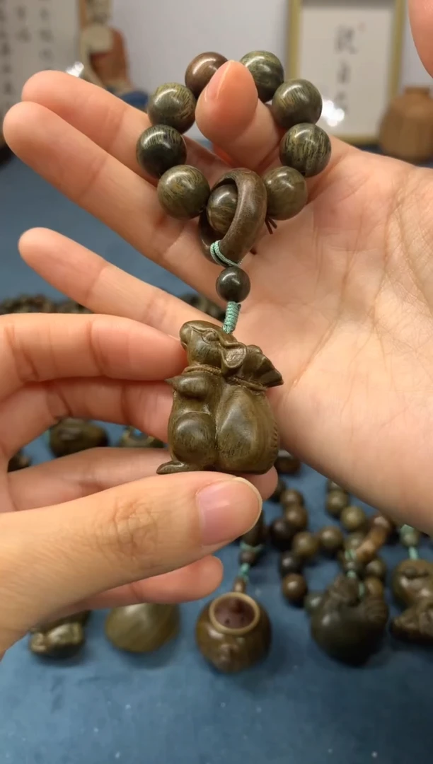 【闪购商品】维腊木（绿檀）把件代代鼠钱 盘玩件