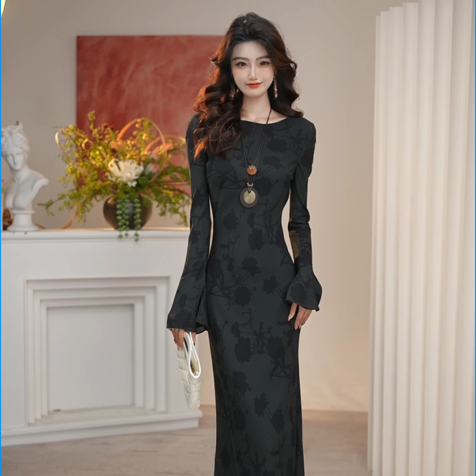 AMASS/阿玛施新款时尚气质法式轻奢长袖显瘦连衣裙（附内搭）550034