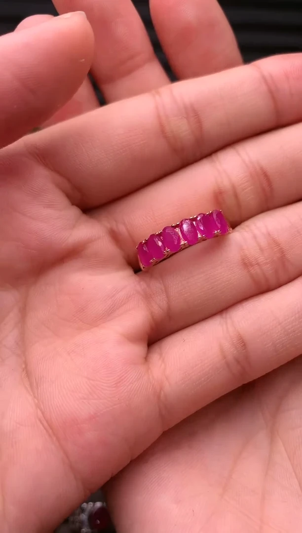 【闪购商品】红宝石戒指银S925镶嵌........