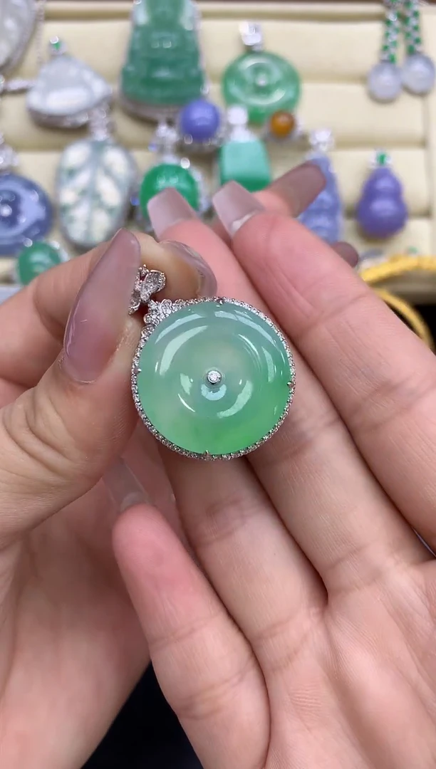 颈饰18K金镶嵌翡翠460-中国好珍宝