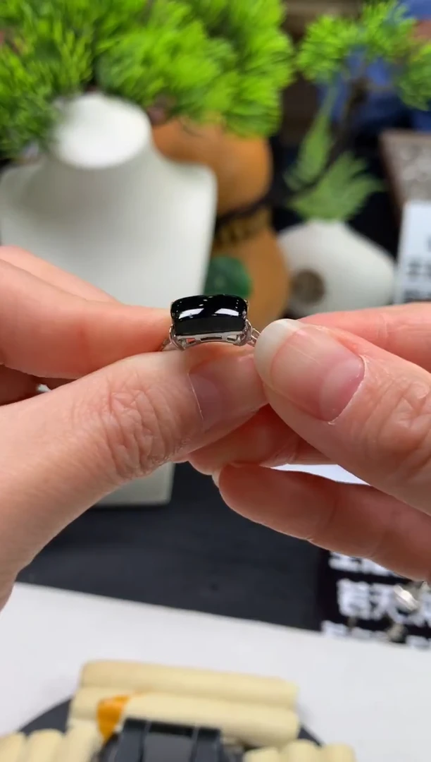 未镶嵌戒指翡翠D****?---116293