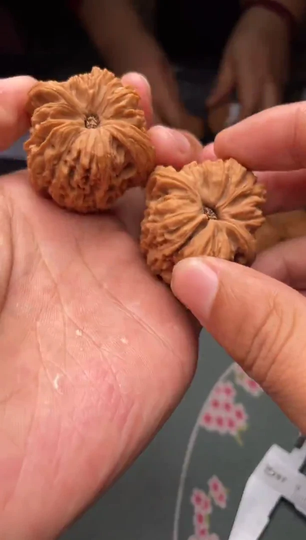 把件文玩核桃a286  南疆石37尺