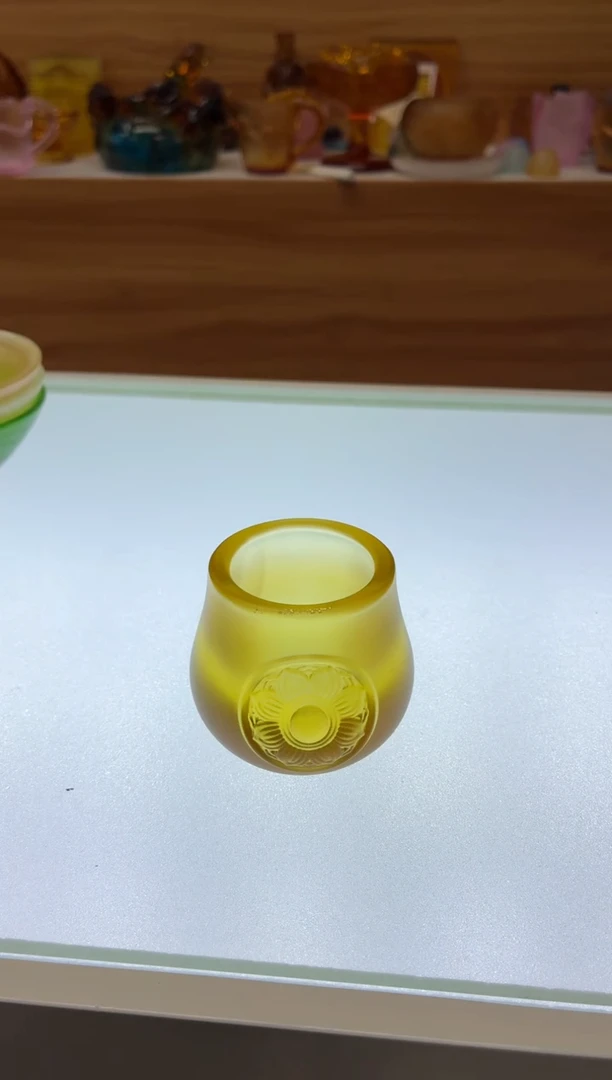 琉璃手工艺品莲花供水杯琥珀色