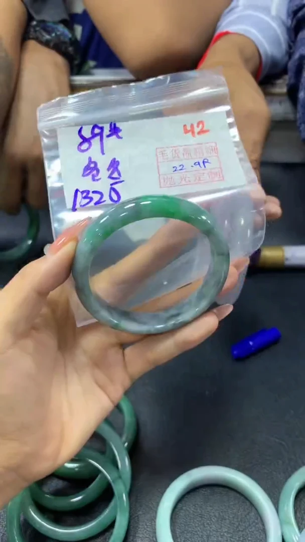 未镶嵌定制翡翠冬****）42毛货需精细抛光定制+多样性发1+1320