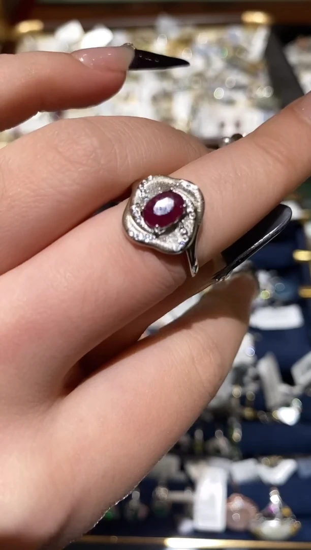 银S925镶嵌戒指红宝石楚楚珠宝中古甄选不退换