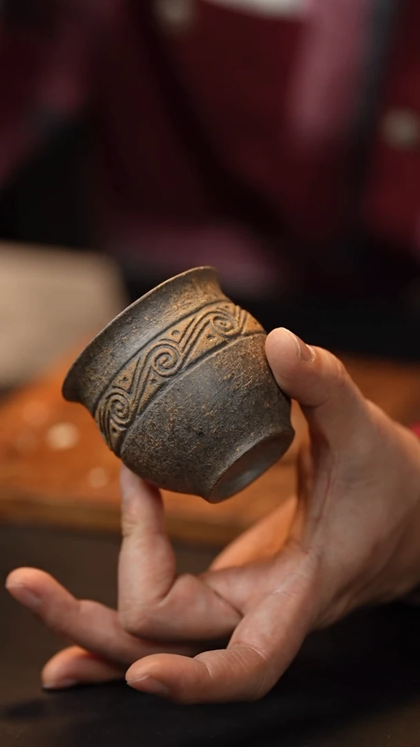 【闪购商品】【有茶器】紫砂全手刻纹主人杯