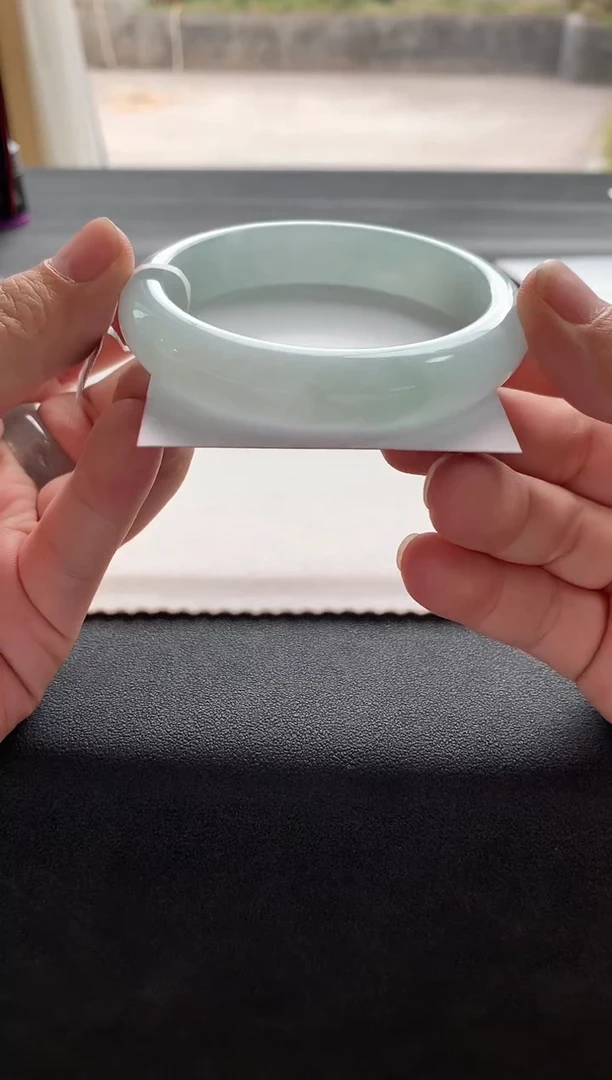 【闪购商品】翡翠手镯未镶嵌57.6正圈Y1084买断