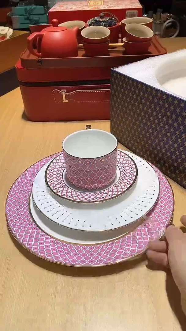 【闪购商品】瓷片锅碗瓢盆一件不剩