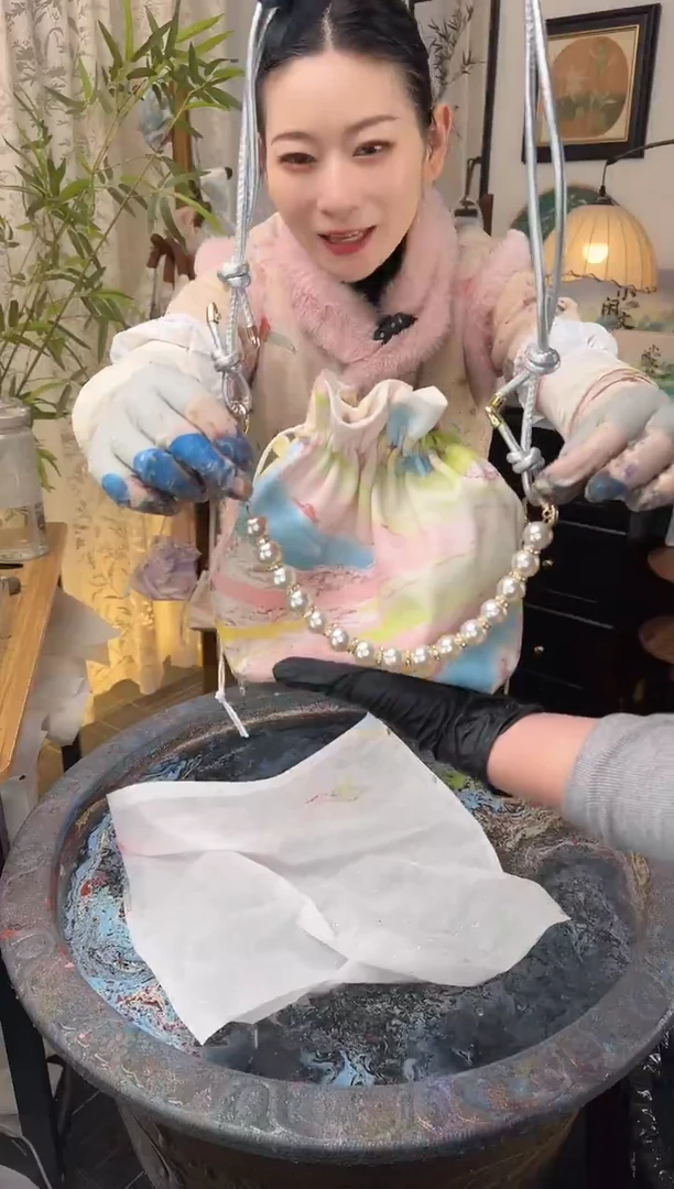 244 春日颂 丝绸锦囊包