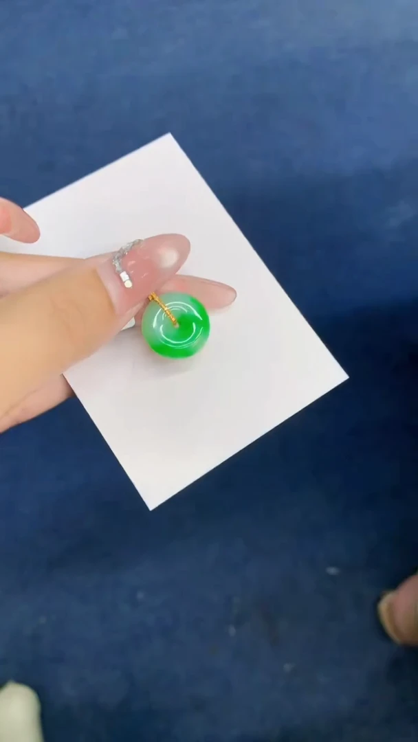 翡翠18K金镶嵌吊坠(不含链)1