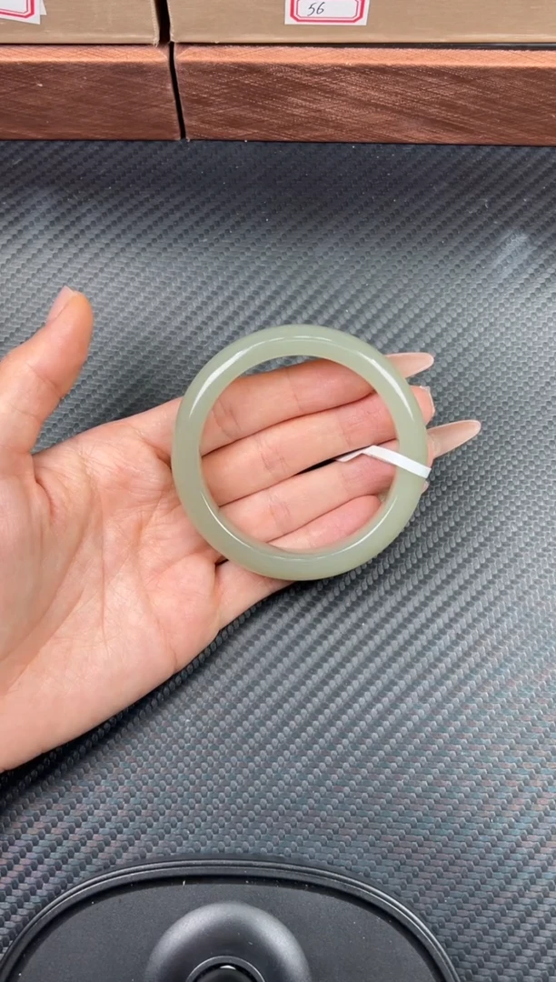 未镶嵌手镯和田玉且末近矿微色差56