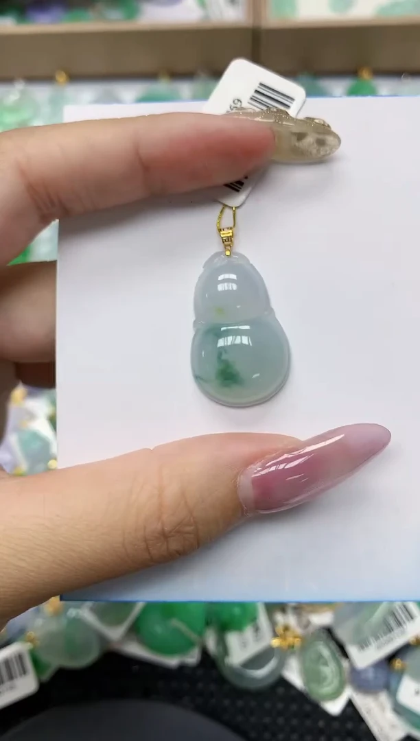 翡翠18K金镶嵌颈饰1111111111