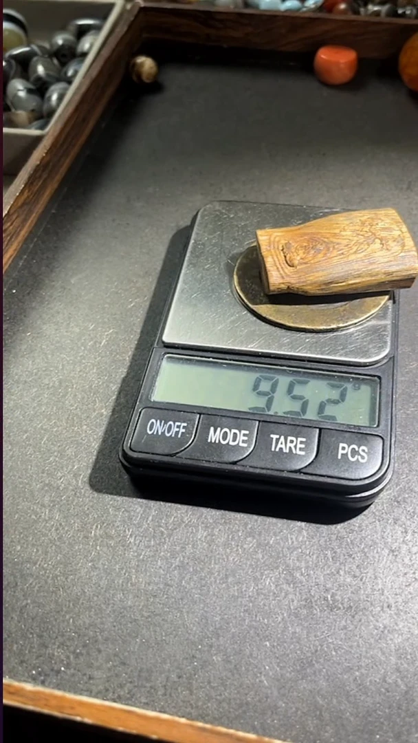 沉香吊坠pz1206-76