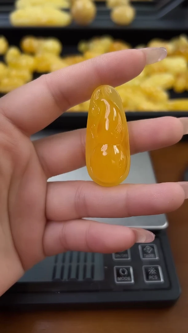 未镶嵌蜜蜡裸石琥珀蜜蜡吊坠