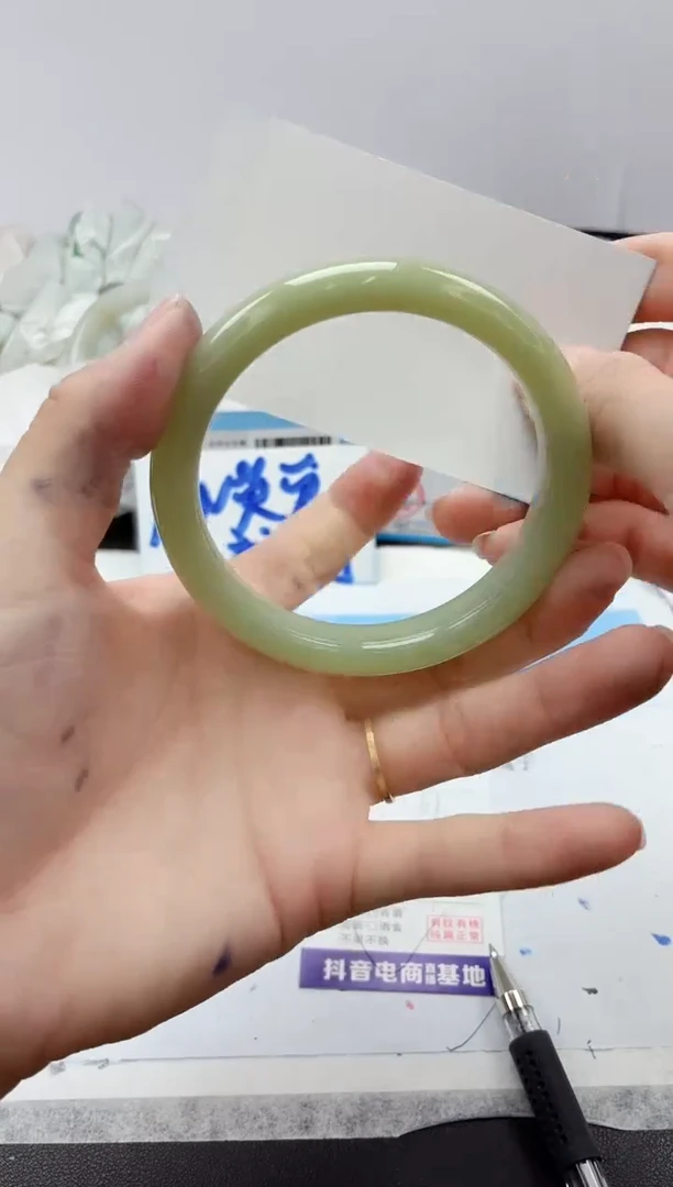 石英质玉手镯未镶嵌96/62D多样性发货