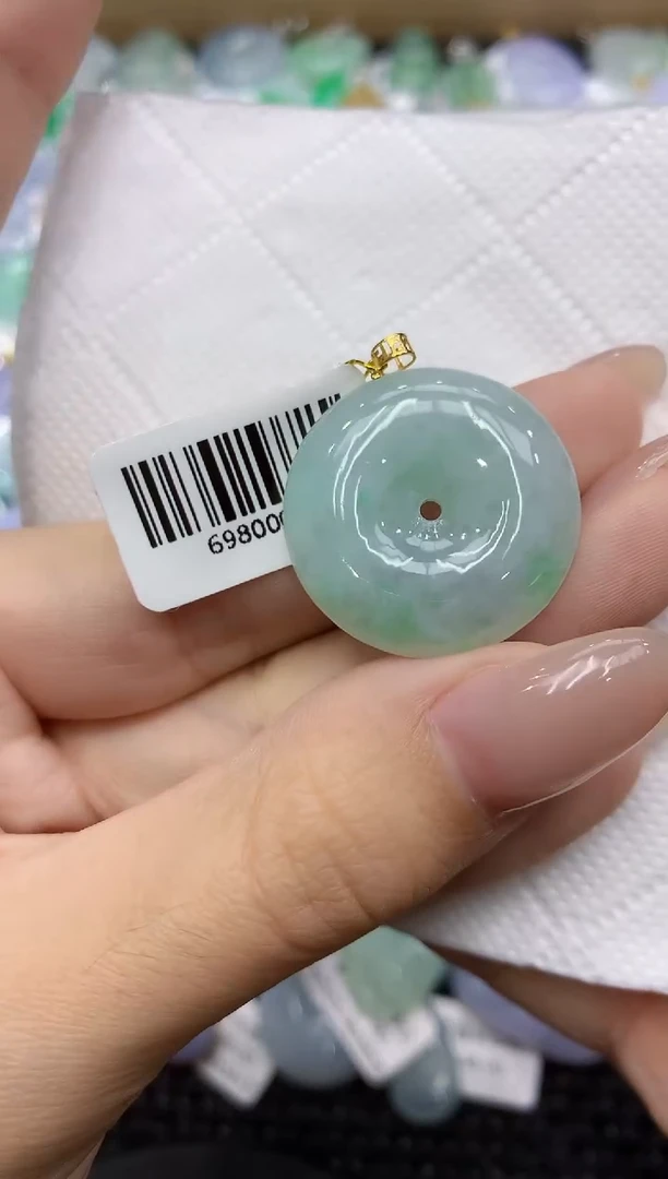 翡翠18K金镶嵌颈饰111111111111