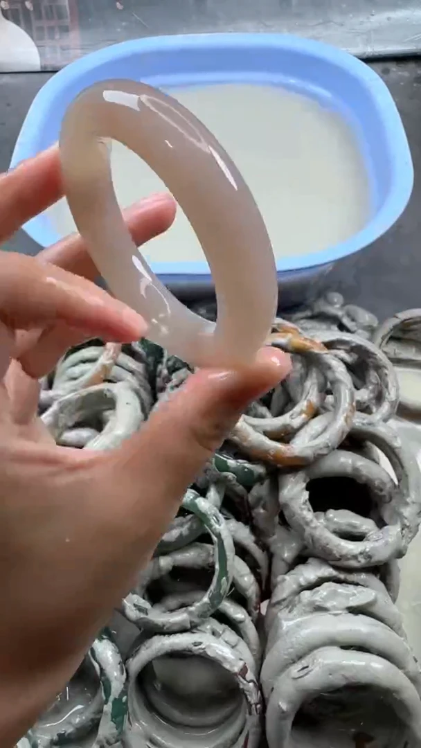 石英质玉手镯未镶嵌13