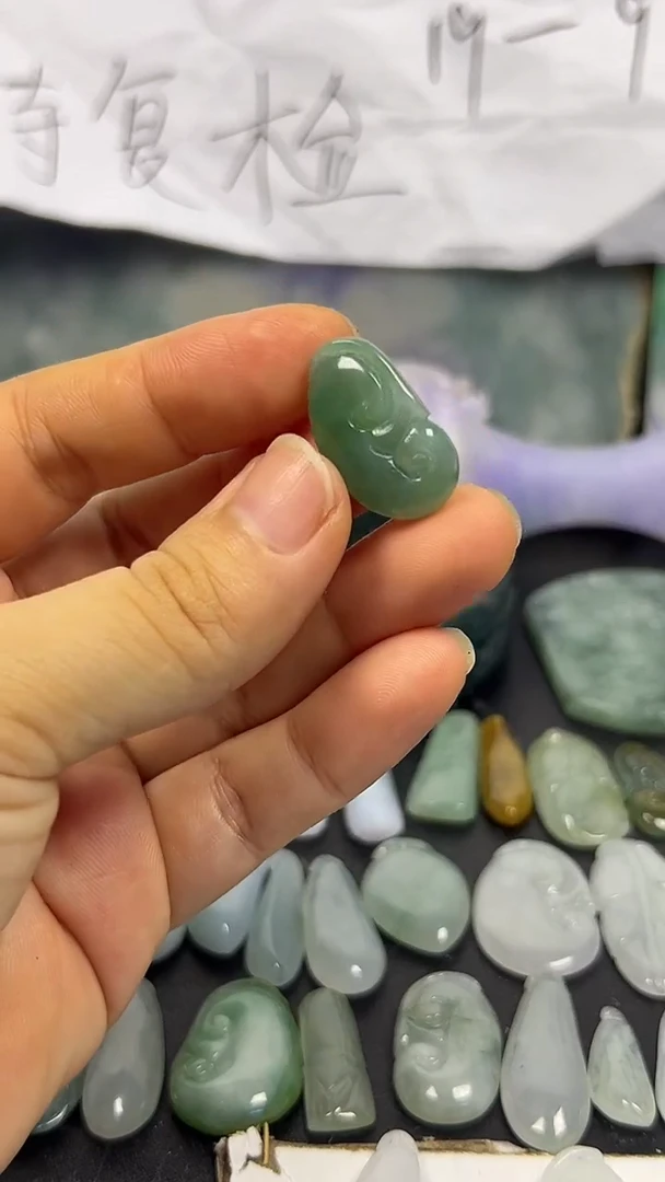 翡翠未镶嵌吊坠(不含链)翡翠7